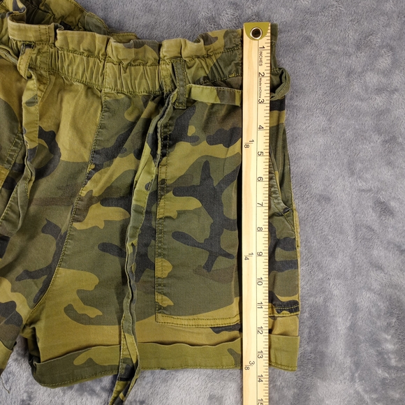Sanctuary Standard Surplus Camo Utility Shorts Size 29 Green Military - Picture 13 of 16